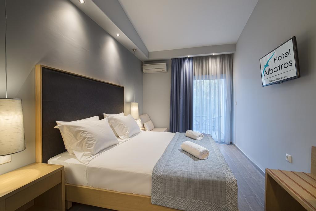 Albatros Hotel Сивота Экстерьер фото